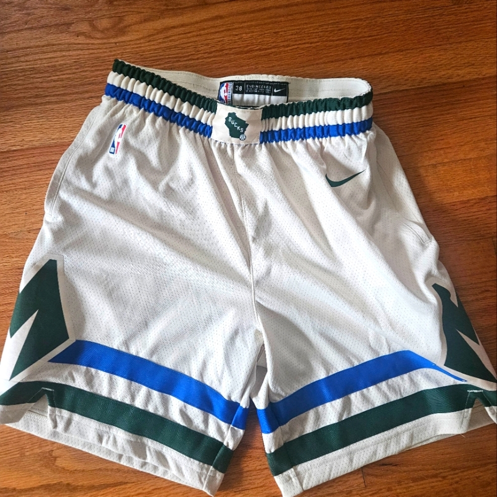 Milwaukee bucks basketball shorts